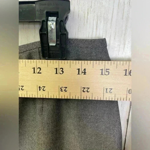 Tahari Gray two piece skirt suit size 8p - Picture 12 of 15